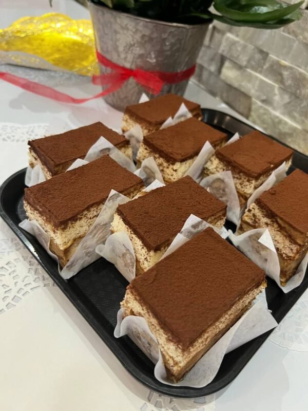 Tiramisu mini cake - 1 lb | مینی کیک تیرامیسو